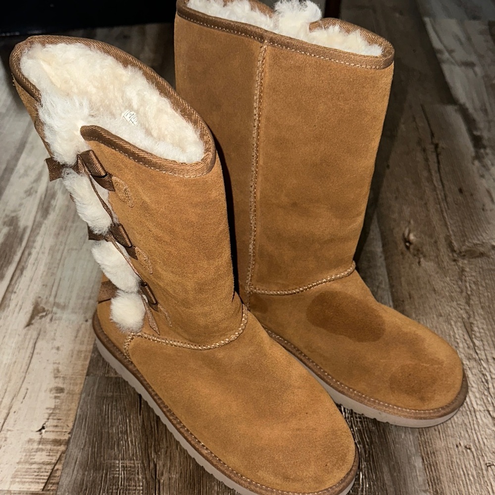 KOOLABURRA Women's Tan Bow Suede Boots